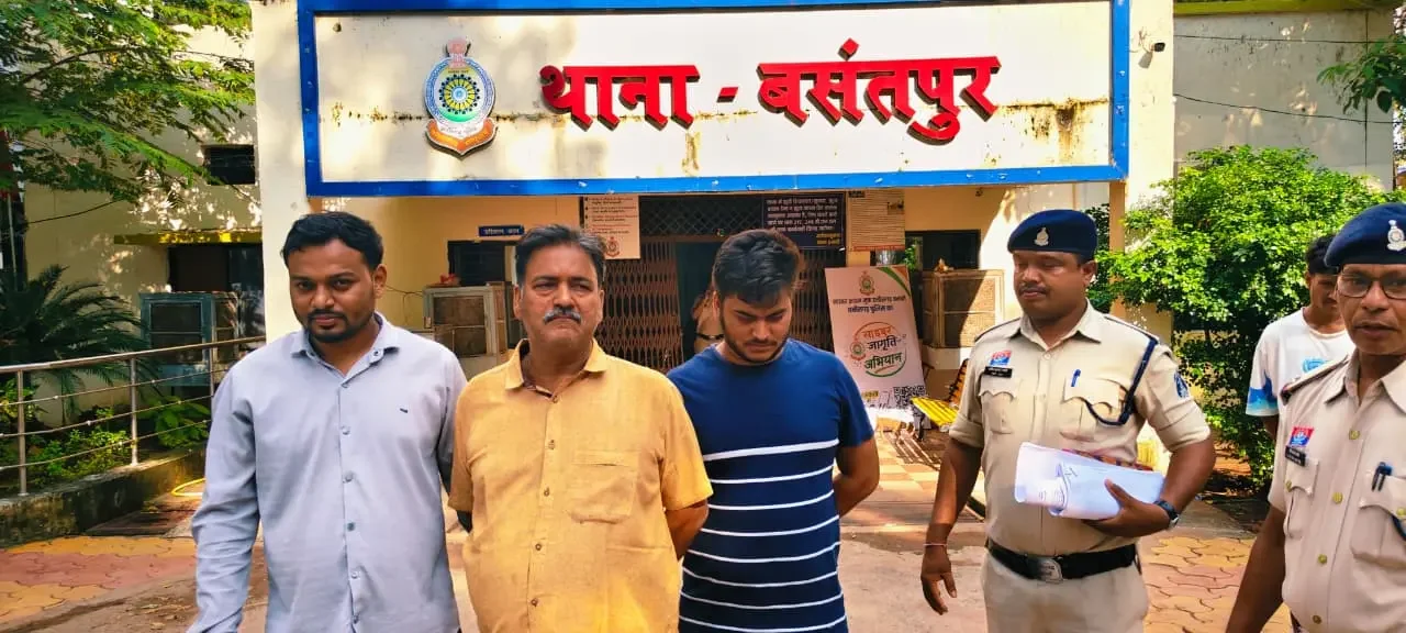 राजनादगांव जैन समाज के प्रतिष्ठित पिता पुत्र और एक अन्य आरोपी गिरफ्तार  उधारी पैसों की वसूली के लिए शटर बंद कर लकड़ी के बैट से पीटा