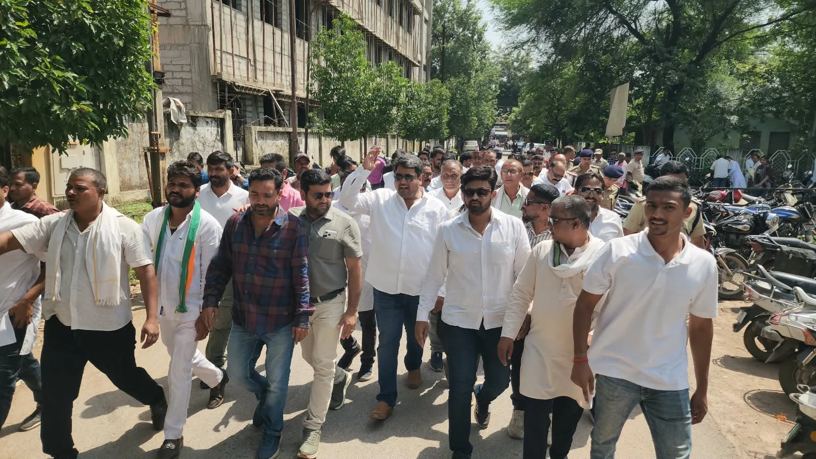 कांग्रेस ने शिक्षा विभाग को फटकारा, कार्रवाई के लिए दिया अल्टीमेटम