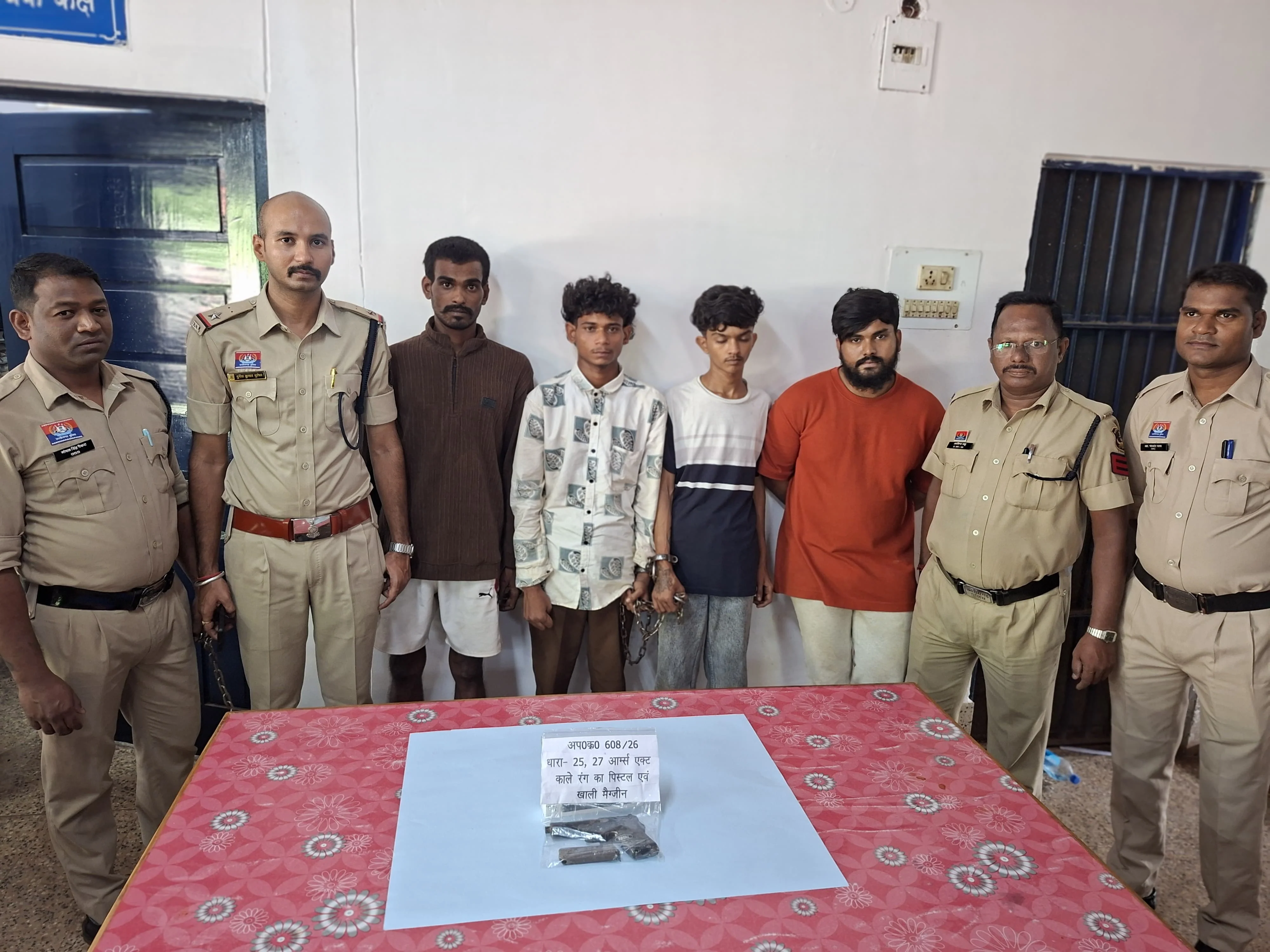 चिखली में पिस्टल दिखाकर लोगों को डराने का आरोप, चार आरोपी गिरफ्तार