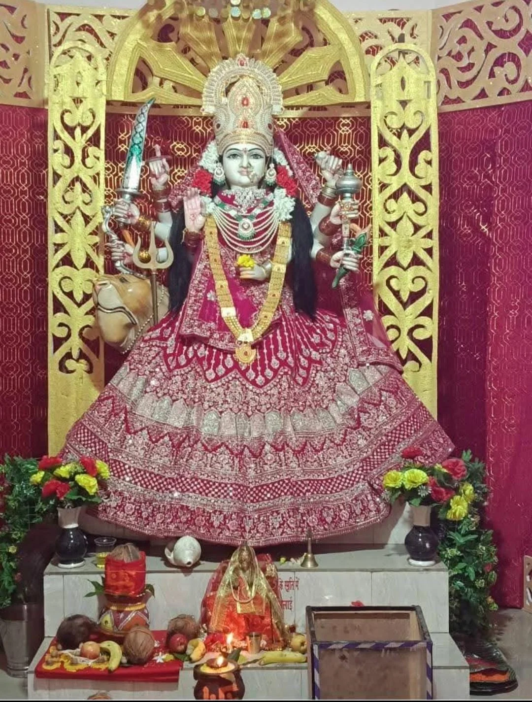 घने जंगल में आस्था की ज्योत जली, पहाड़ी पाठ बाबा मंदिर में भक्तिमय माहौल